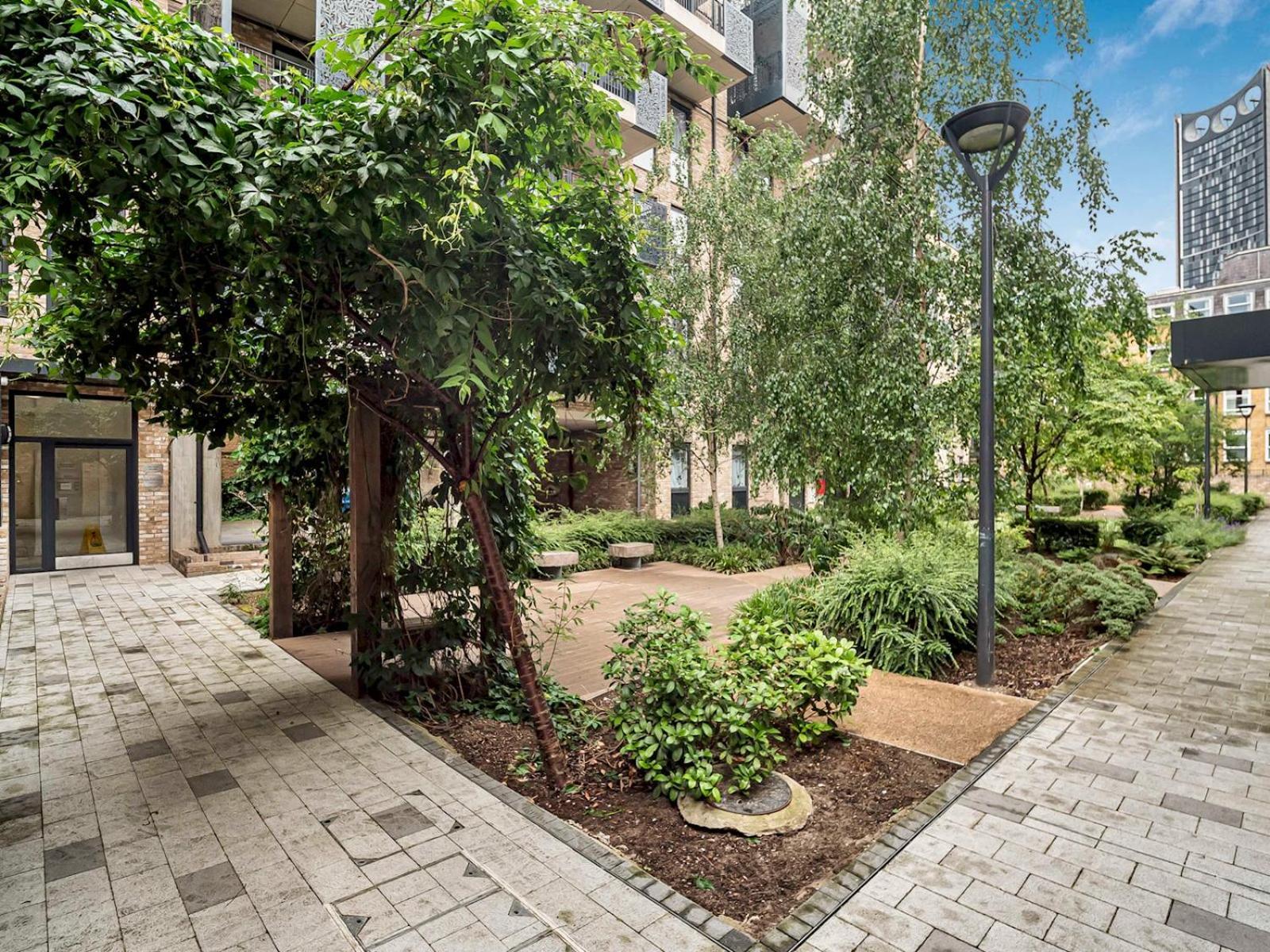 Modern Flat With Balcony Pass The Keys Appartamento