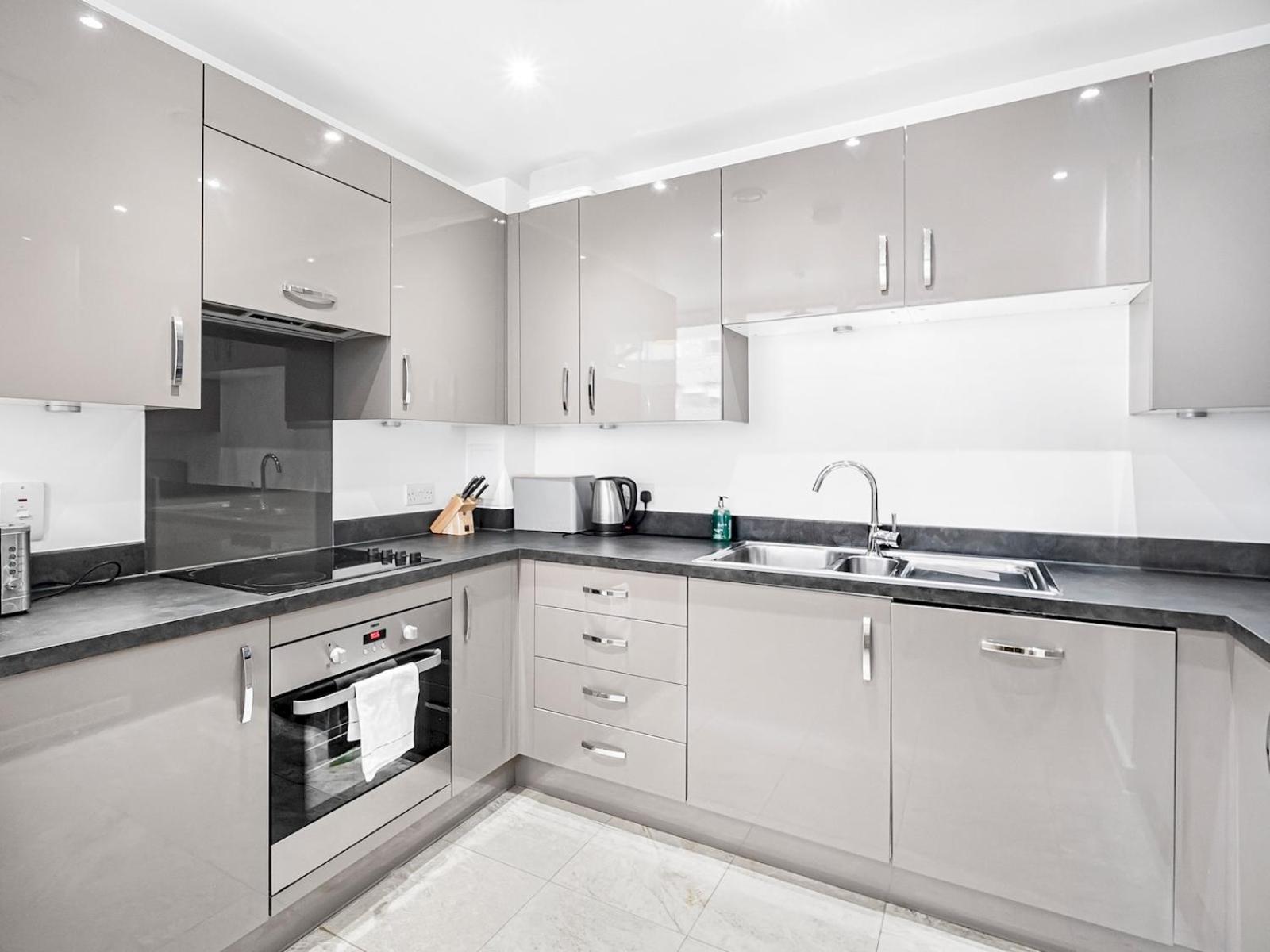 Modern Flat With Balcony Pass The Keys